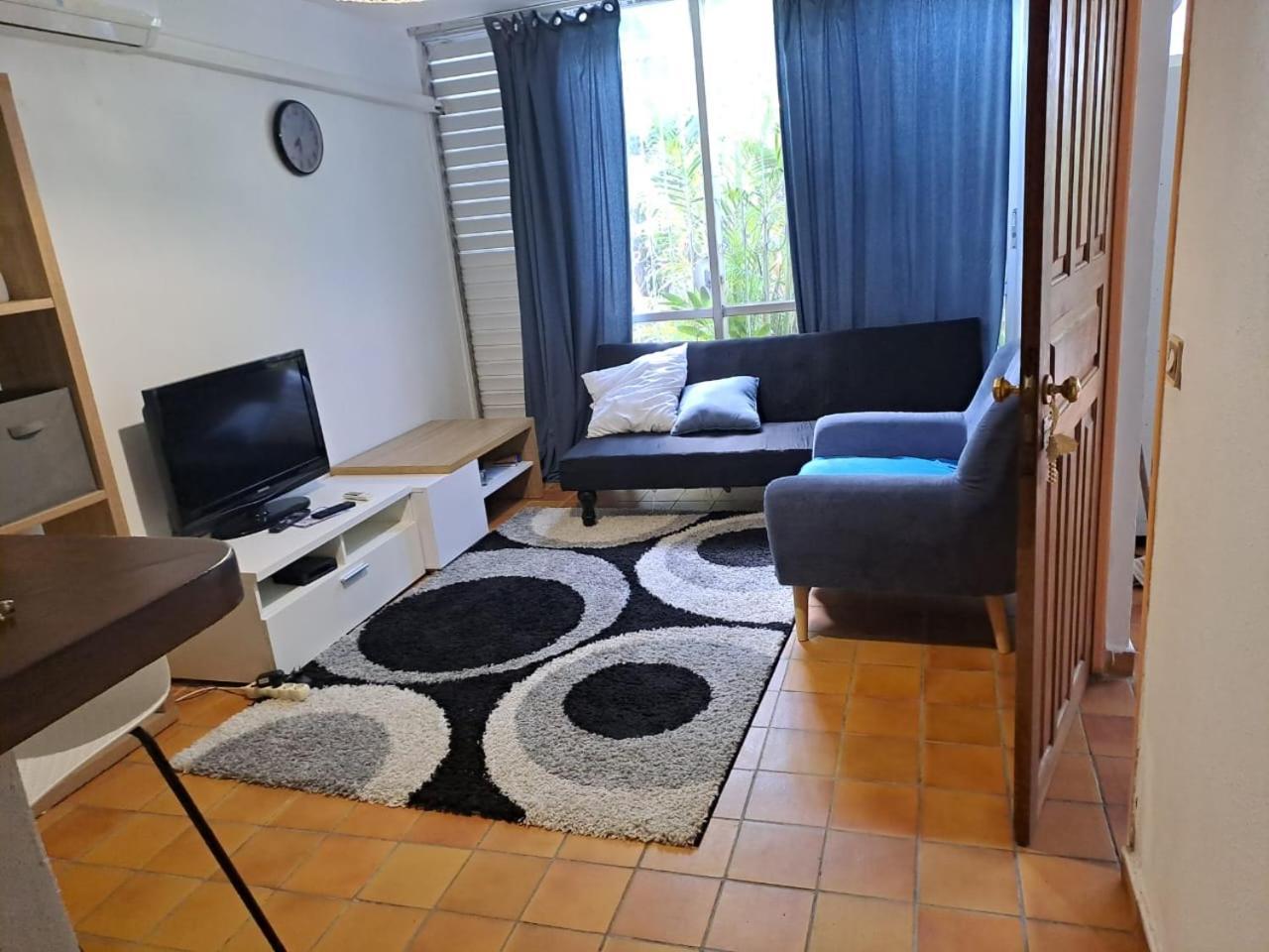 Appartement T2 Meuble Tout Confort Ле-Гозье Экстерьер фото